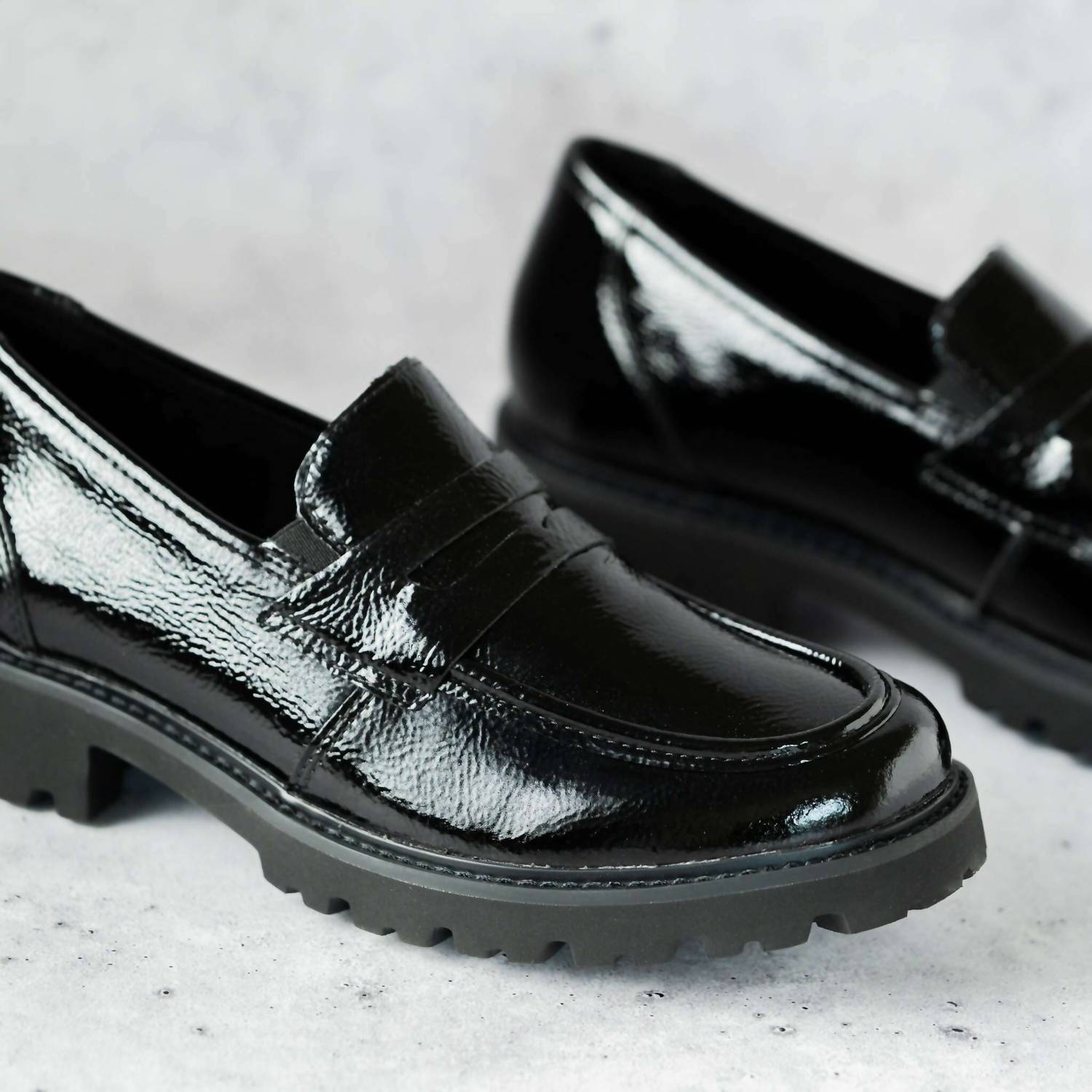 Remonte Women's D8602-00 Penny Loafer in black - women's flats - detail view