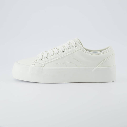 Cushionaire - Women's Tag Low Top Canvas Sneaker