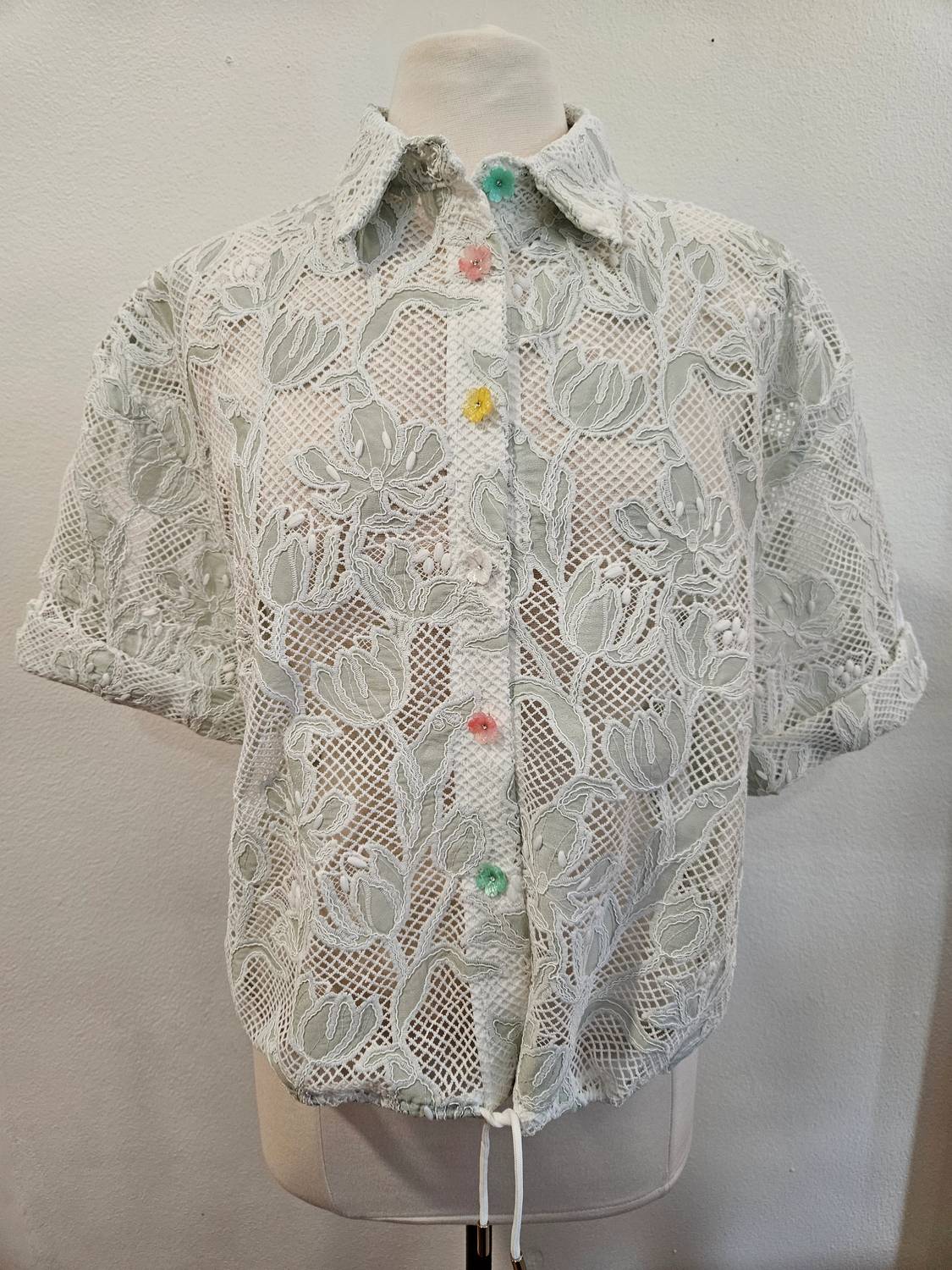 Adore - Women's Lacey Short Sleeve Jacket With Flower Buttons