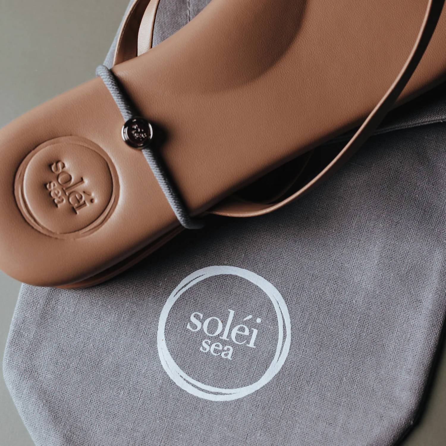 Solei Sea - Women's Indie Mini Bow Flip-flop Sandal