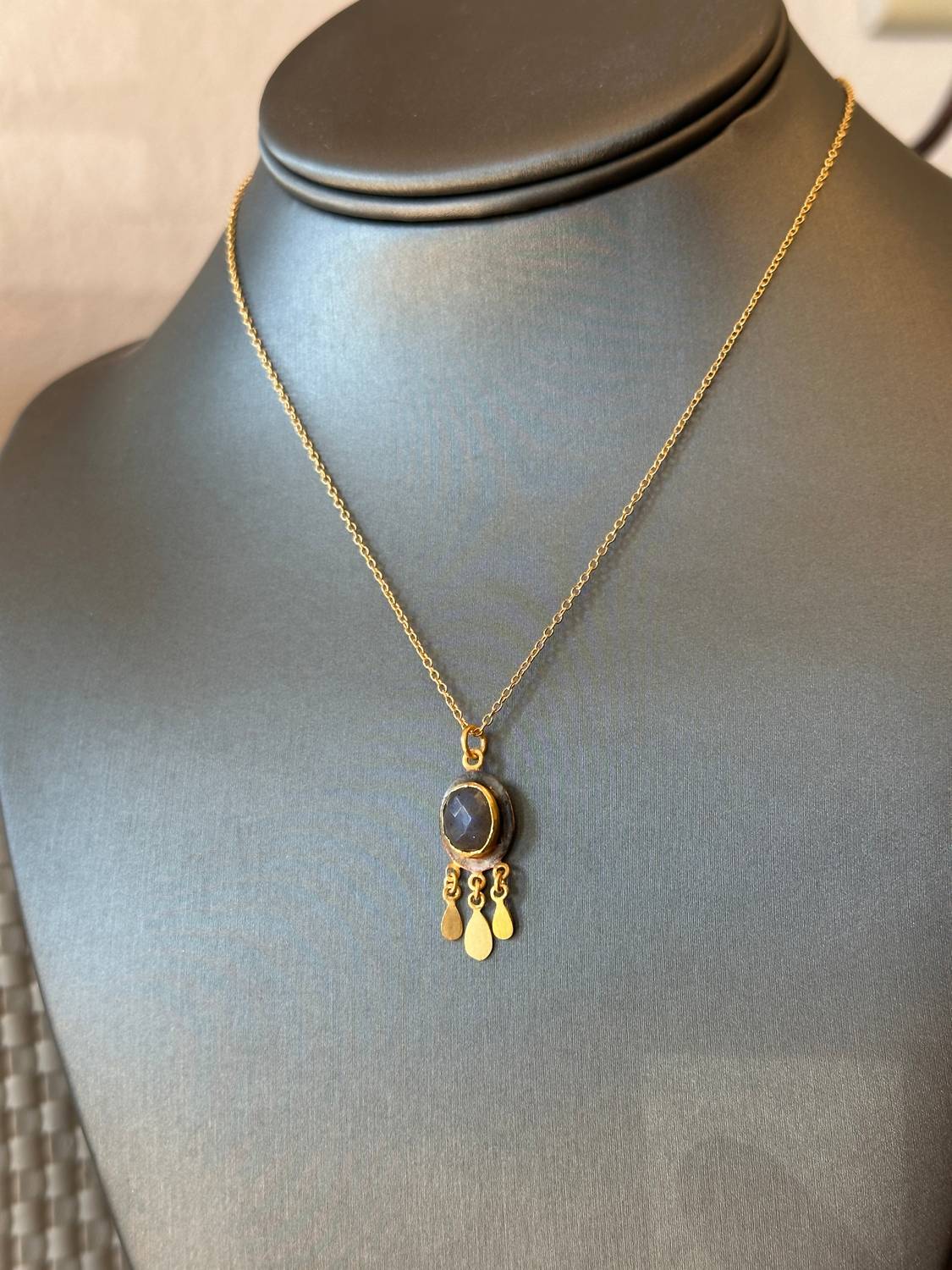 Manjusha Jewels - Women's Faceted Labradorite Two Tone Pendant Necklace