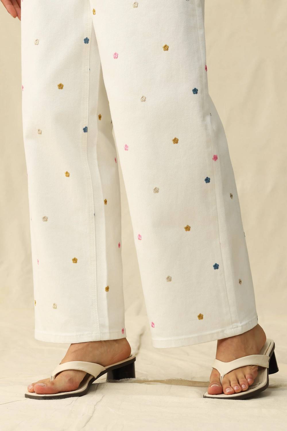 Bayeas - Wide Leg Jeans With Multicolor Embroidery