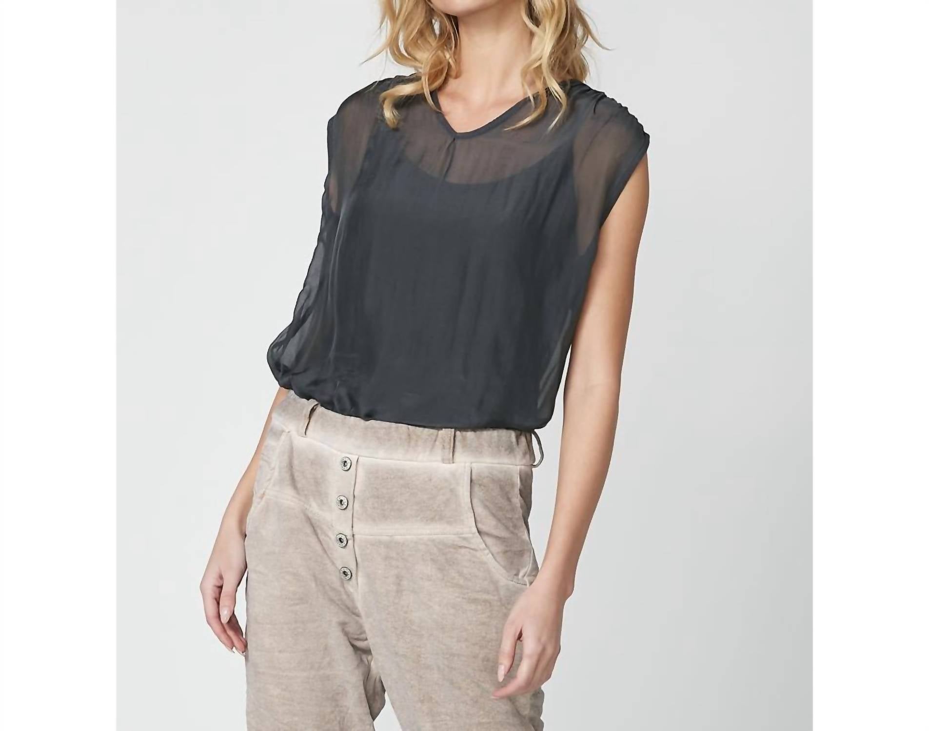 Regina Top