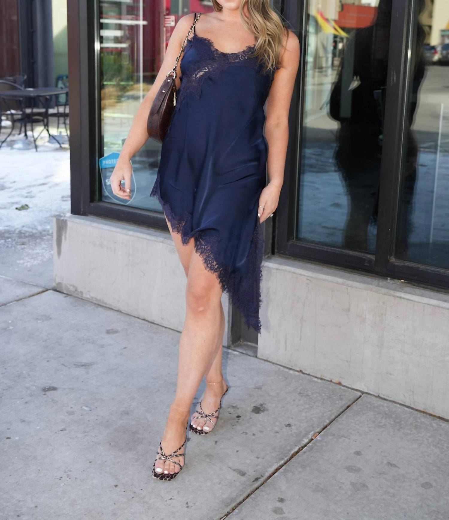 Sundayup - Emmott Asymmetrical Lace Top