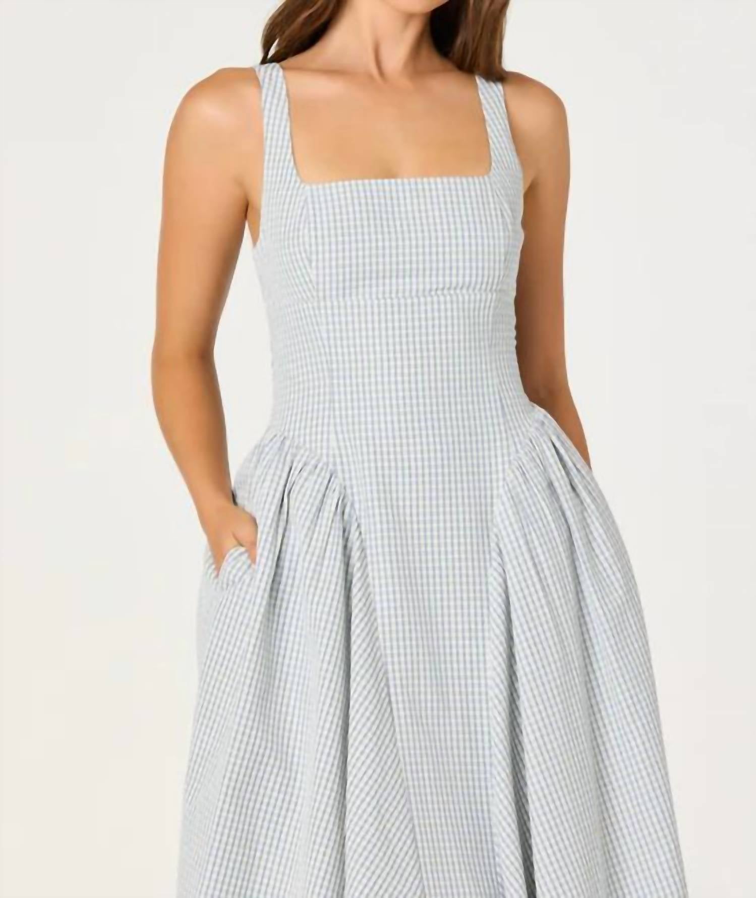 Astr - Vinya Bow-back Midi Dress