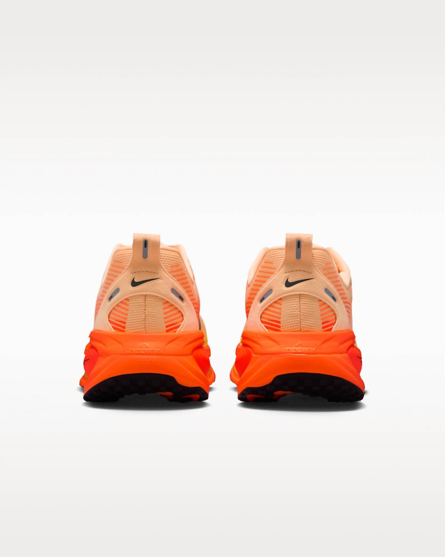 Nike - Men's Vomero 18 Road Running Shoes