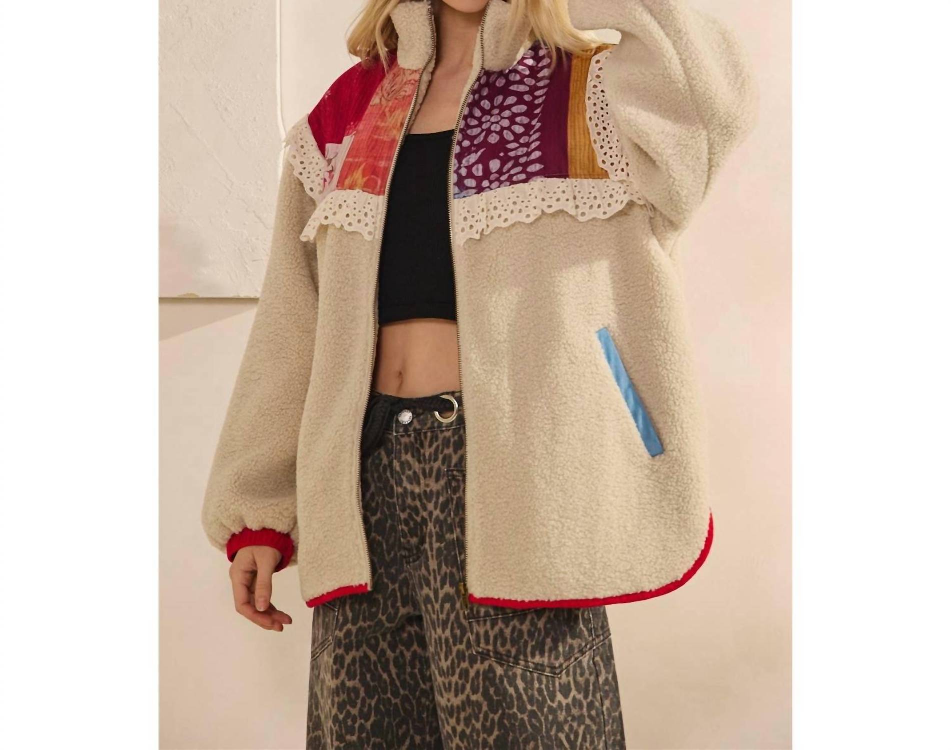 Veveret - Women's Contrast Printed Teddy Jacket