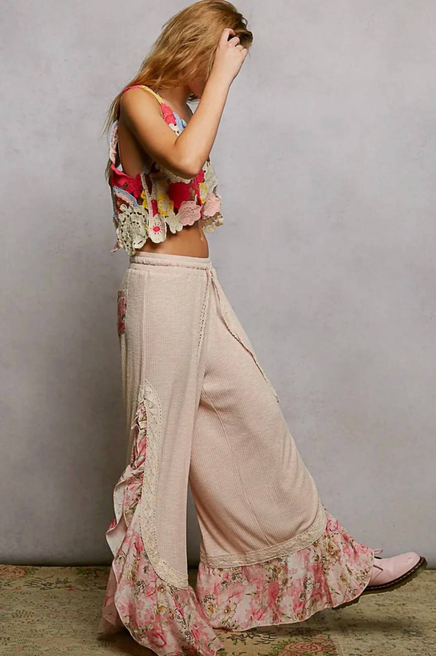 Pol - Floral Ruffle Ribbed Pants