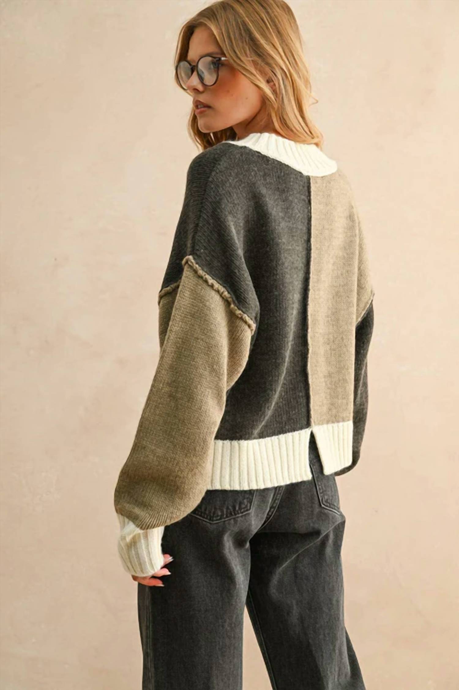 Miou Muse - Cozy Contrast Knit Sweater