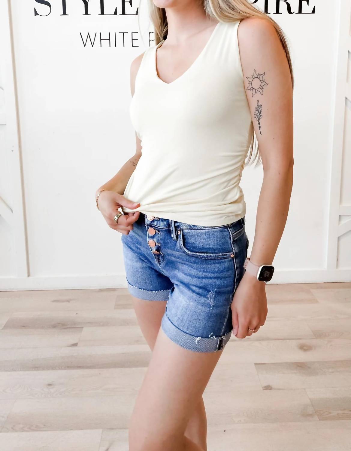 Wasabi + Mint - Dierdra Side Ruched V-neck Tank Top