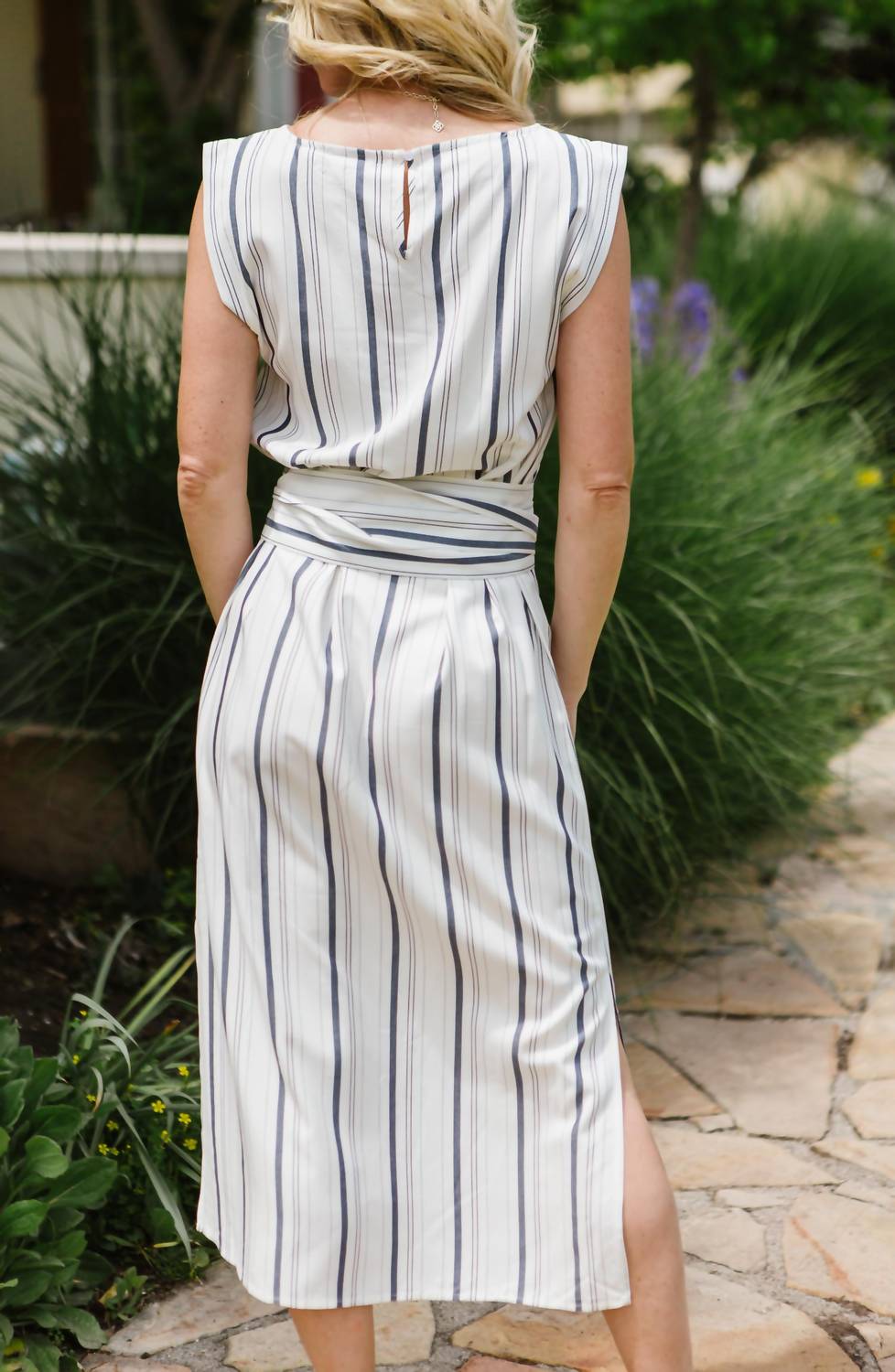 Cupcakes And Cashmere - Aprea Tie Shirt Dress