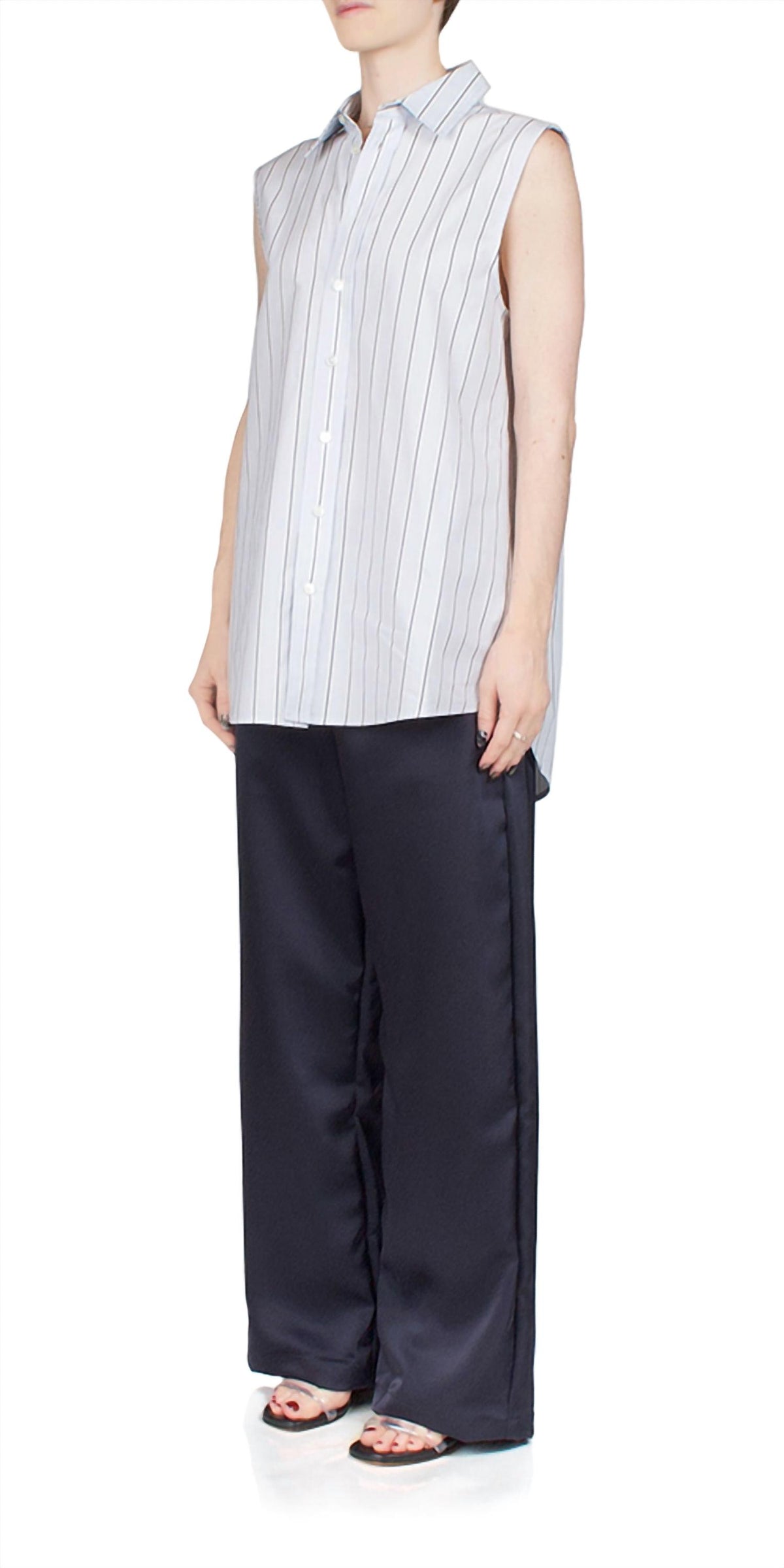 6397 - Sleeveless Button Down Top