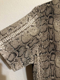 L&B - Women's Snake Skin Keyhole Tunic
