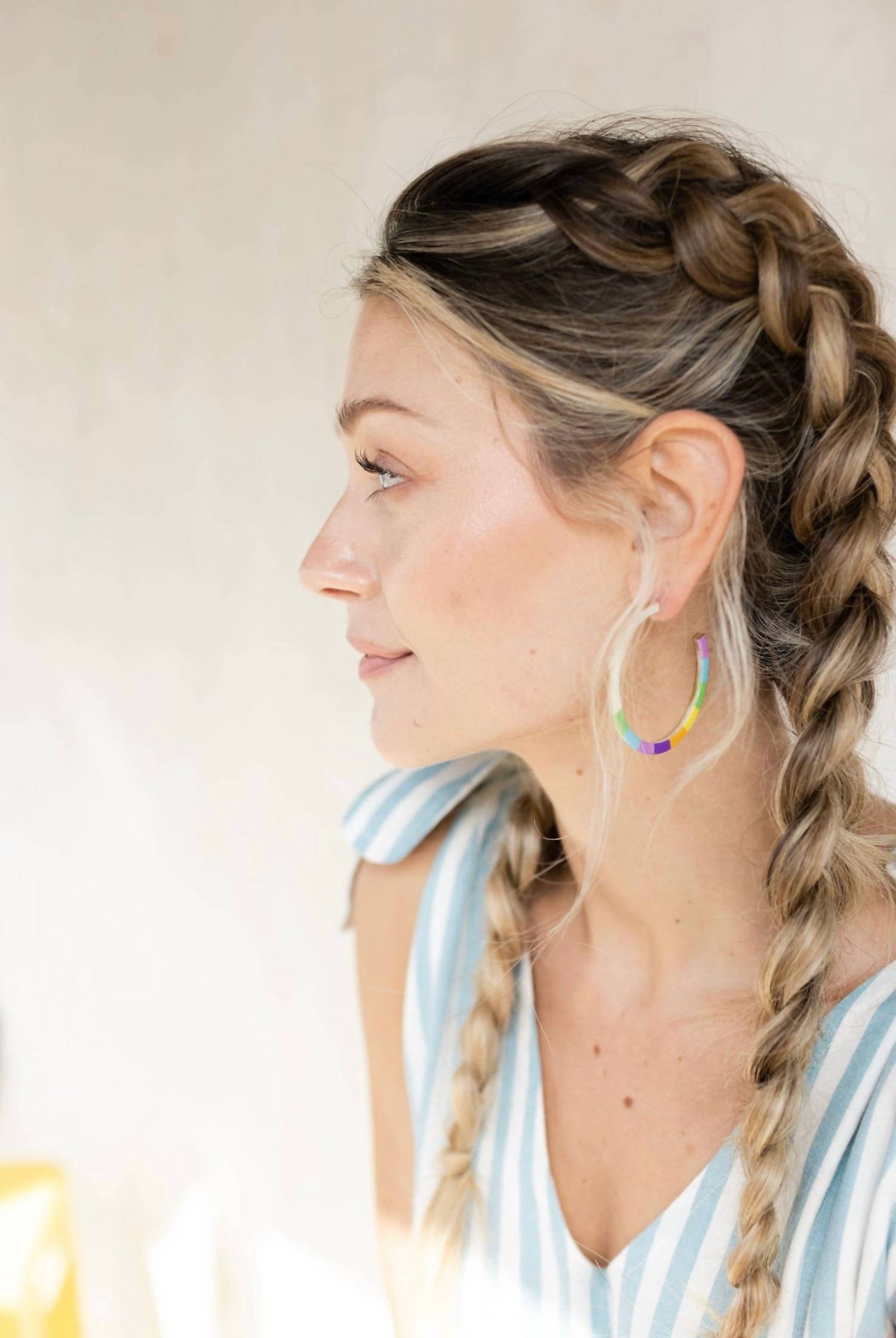 Sunshine Tienda - Women's Skinny Hoop Earrings