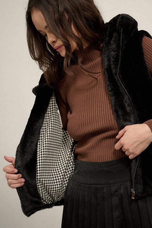 Promesa - Houndstooth Lined Faux Fur Vest