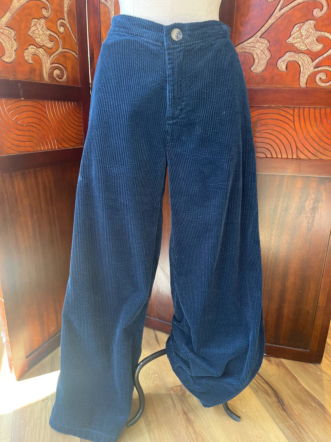 Cut Loose - Women's Wide Leg Lux Corduroy Pants