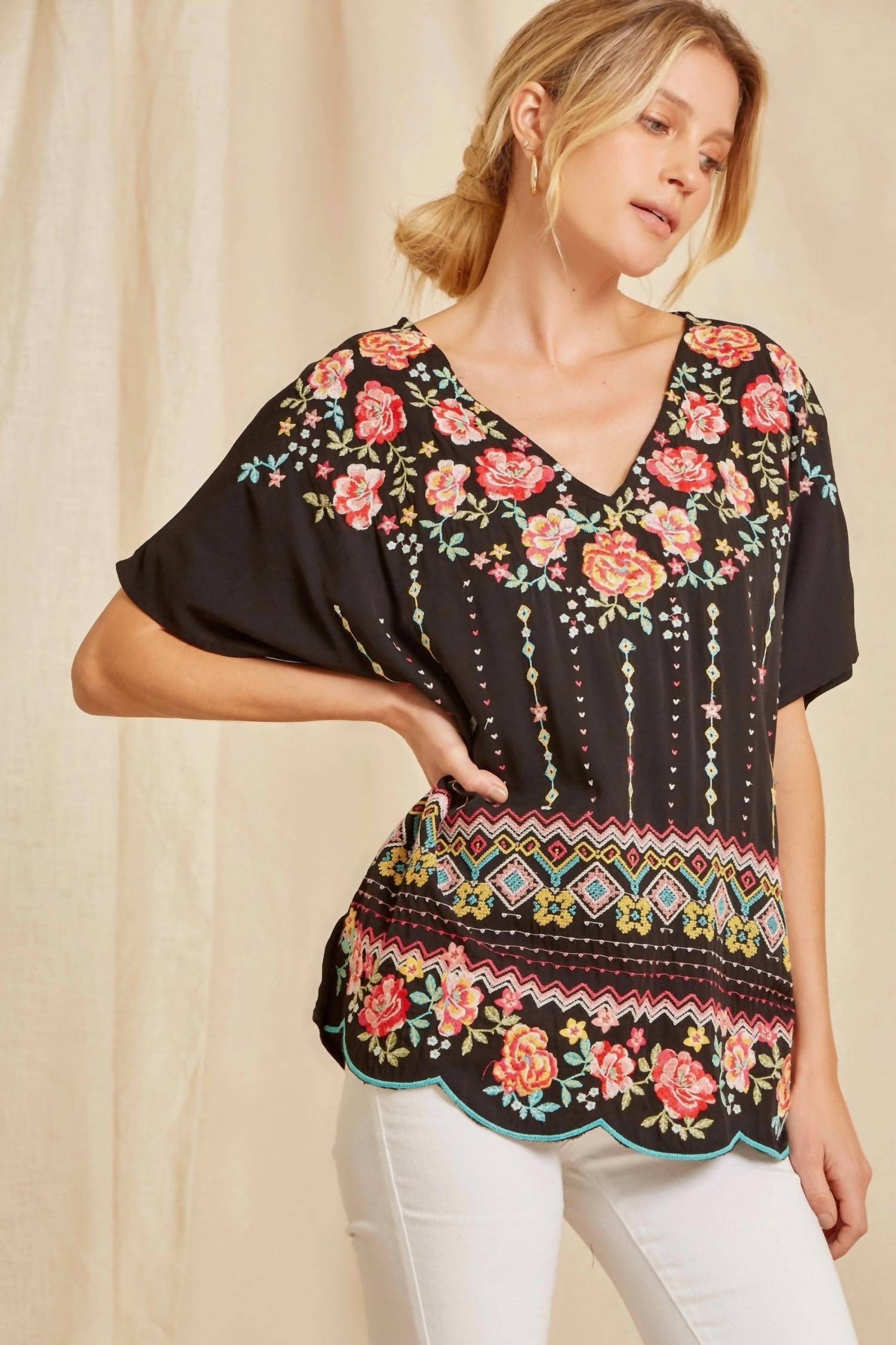 Andree By Unit - Embroidered Scallop Top