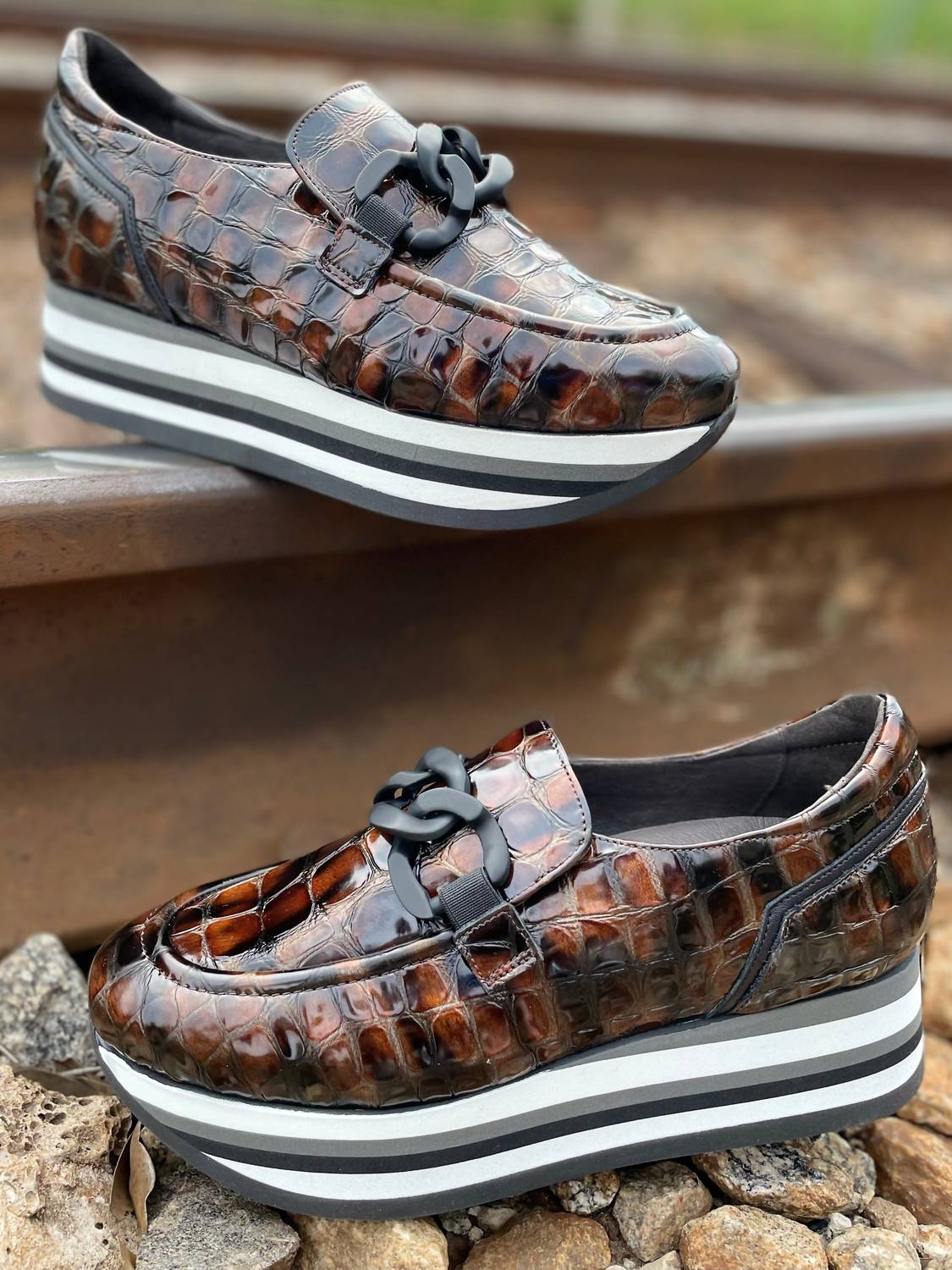 Softwaves Women's Allicia Croc Platform Shoes in black brown croc - women's shoe - detail view