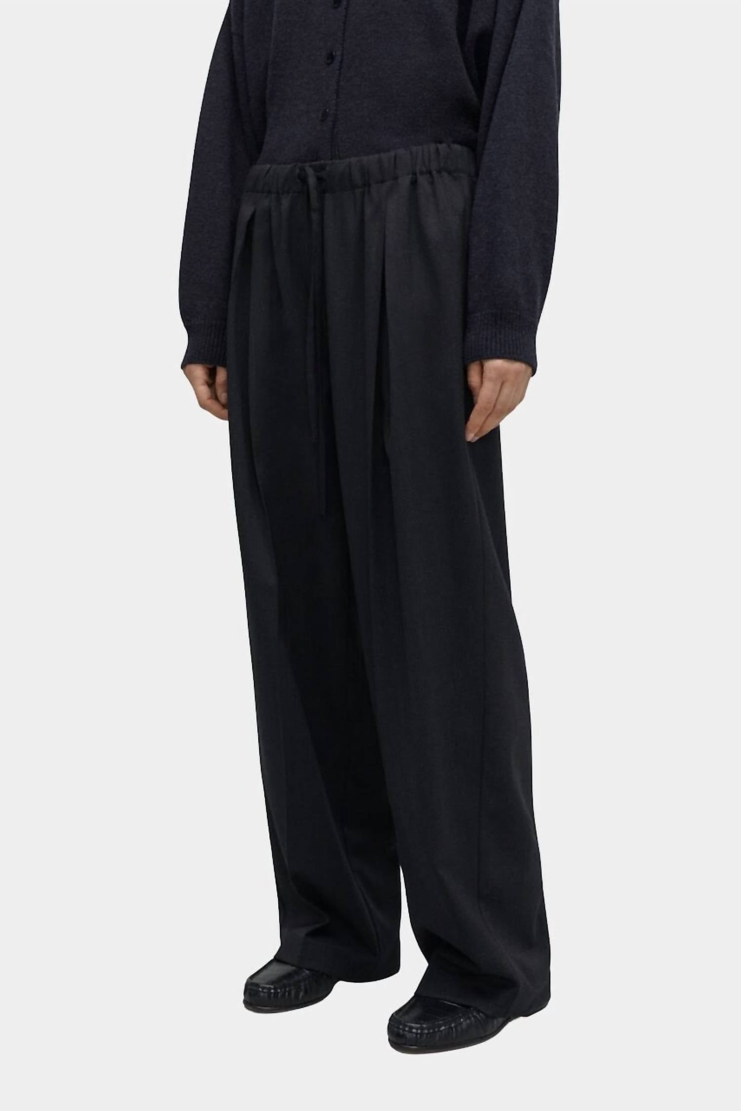 Cordera - Pleated Relaxed Pants