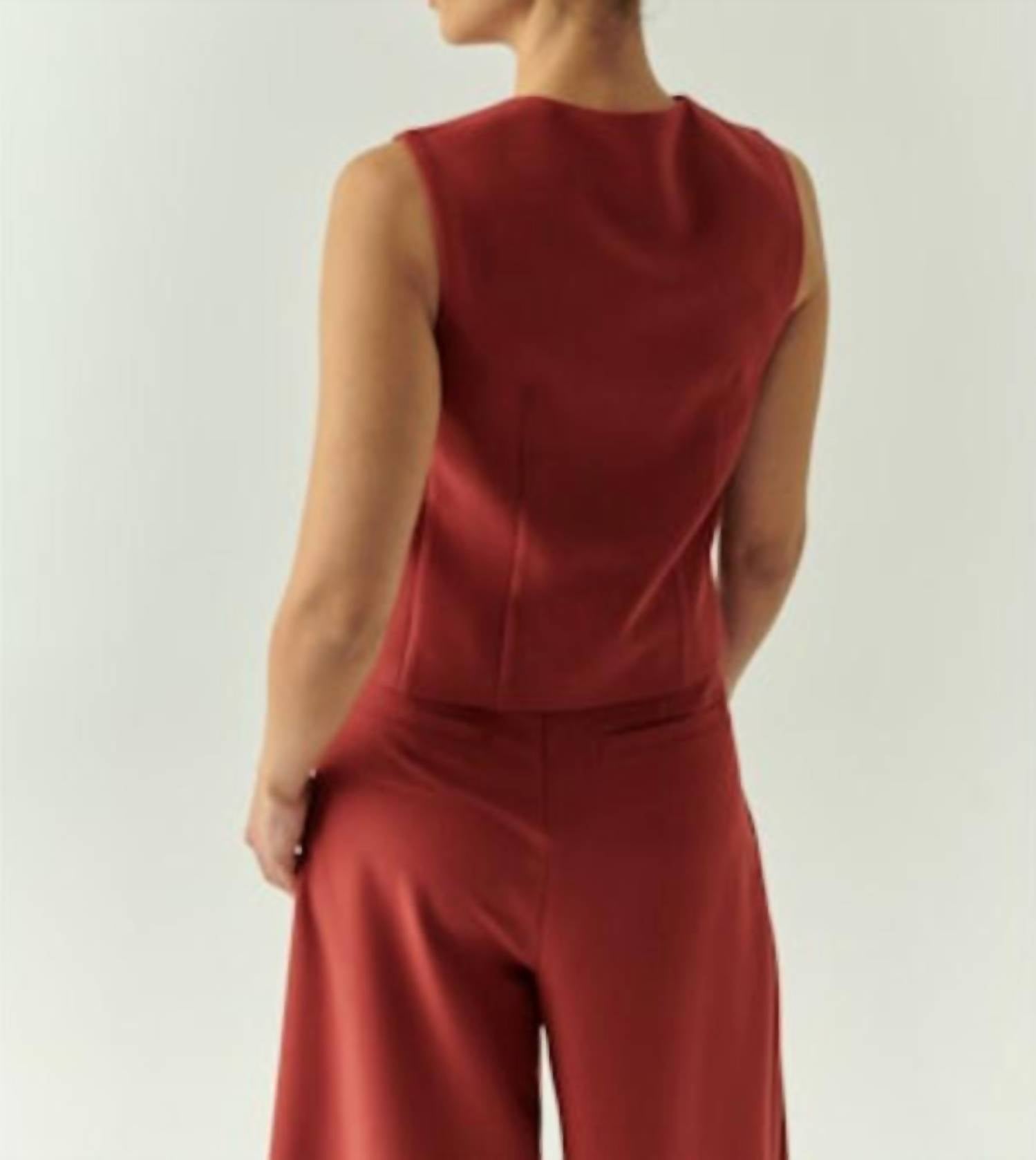 Exquise - Elowyn Sleeveless Vest