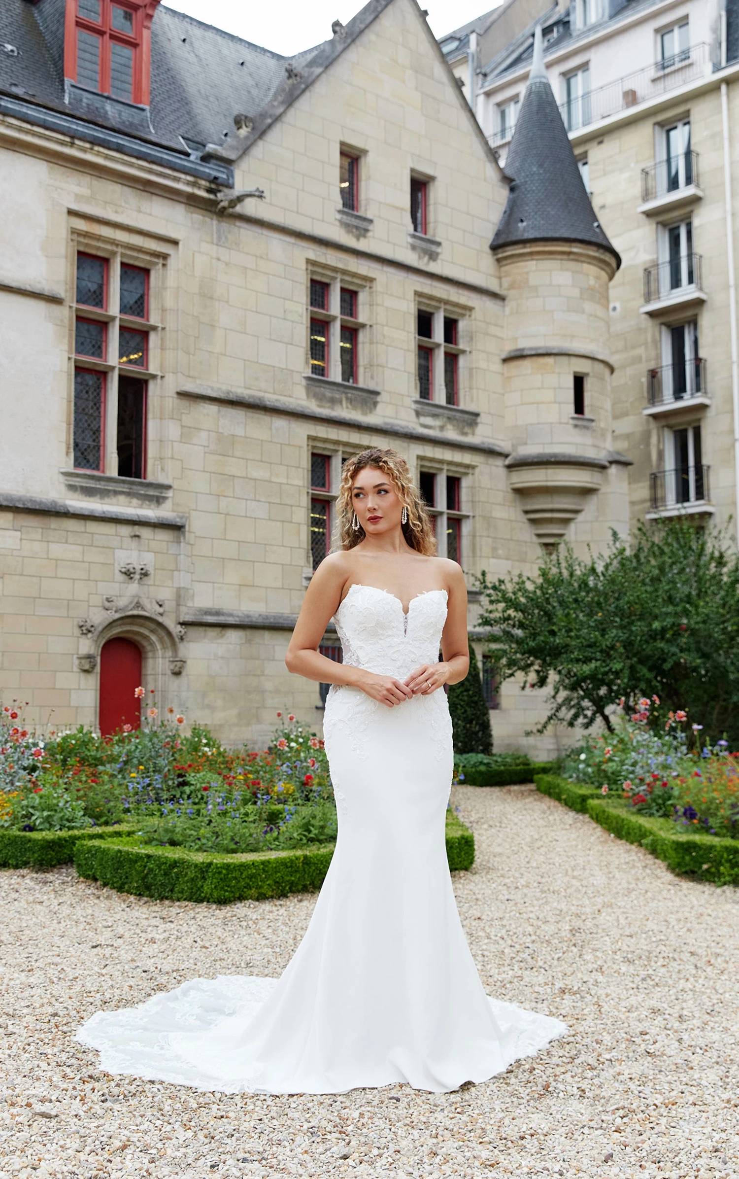 Essence Of Australia - Sophisticated Lace Column Wedding Dress