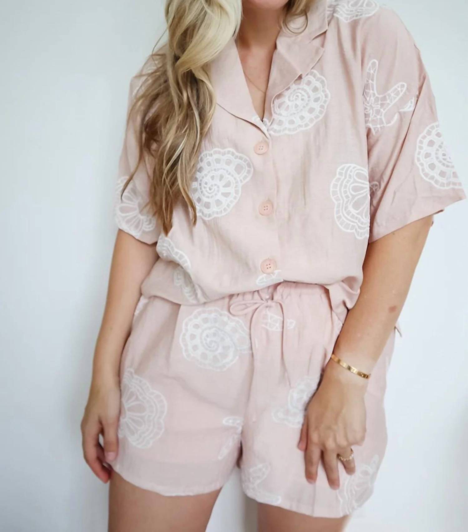 Lalavon - Madi Seaside Shell Embroidered Shorts Set