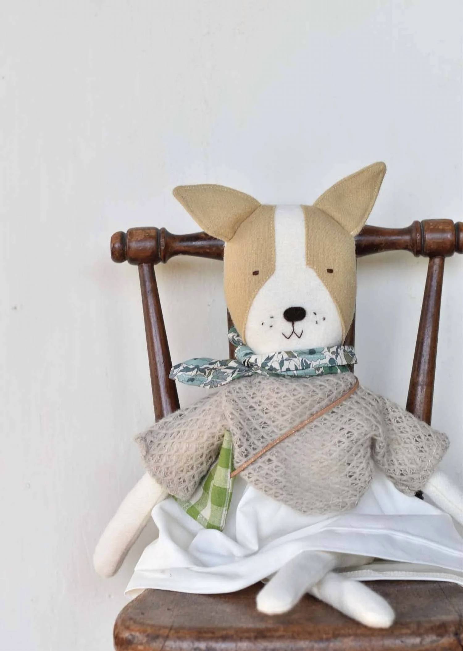 Woolgrass Farm - Fig The Frenchie Dog With Sweater & Morning Skirt