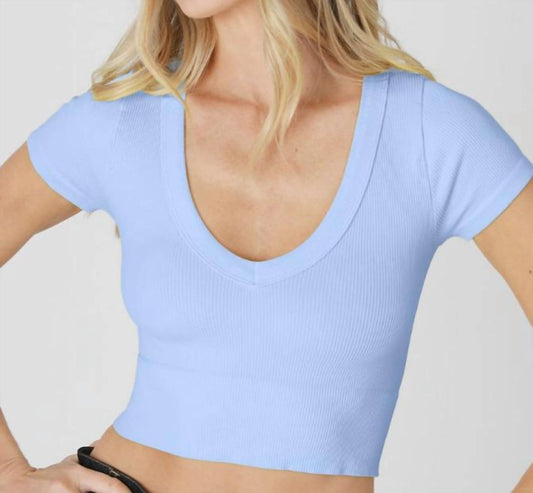 Nikibiki - Seamless Ribbed V Neck Crop Tee