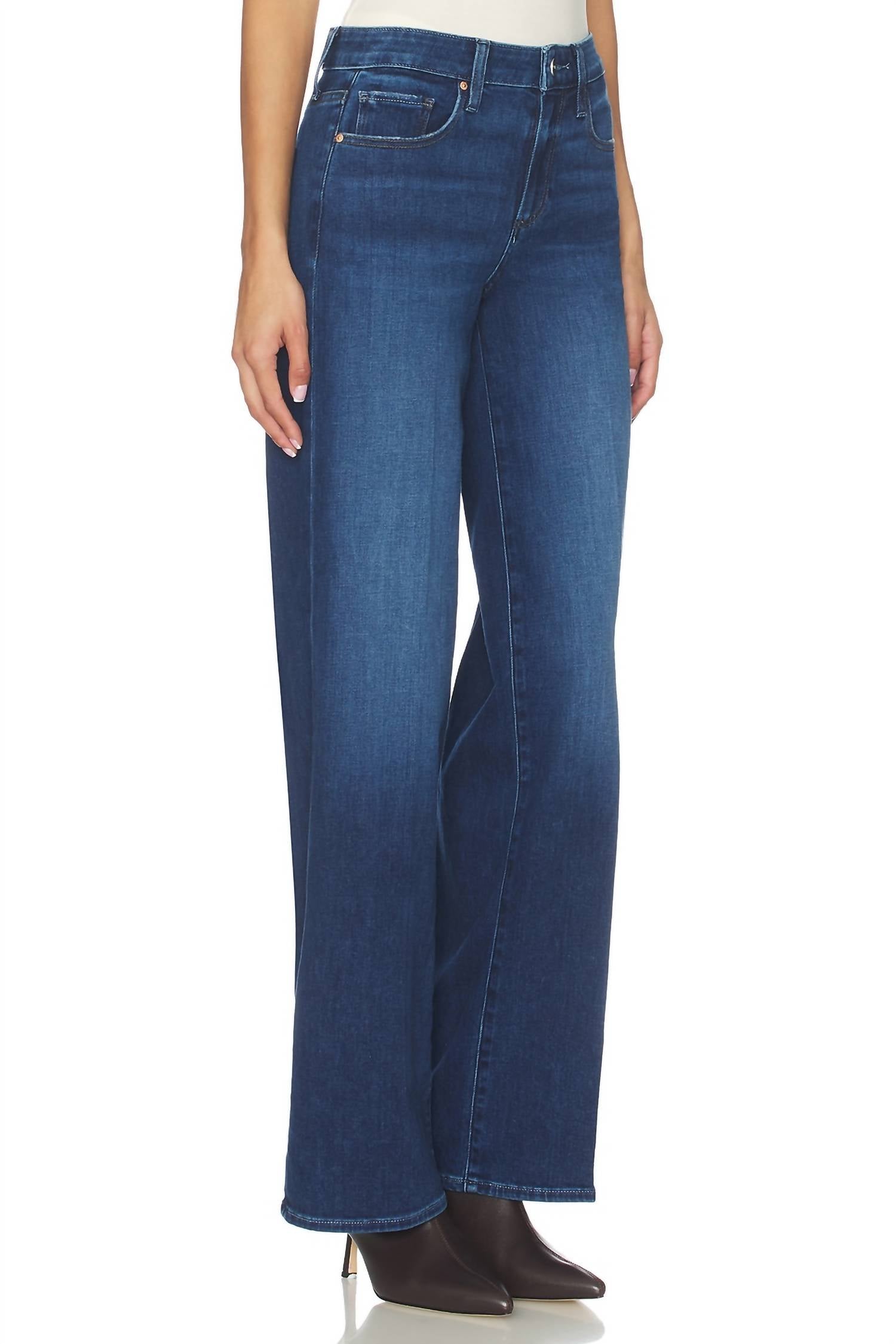 Paige Tatum Jeans in cambre - women's jeans - detail view
