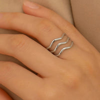 Eklexic - Super Thin Wavy Ring
