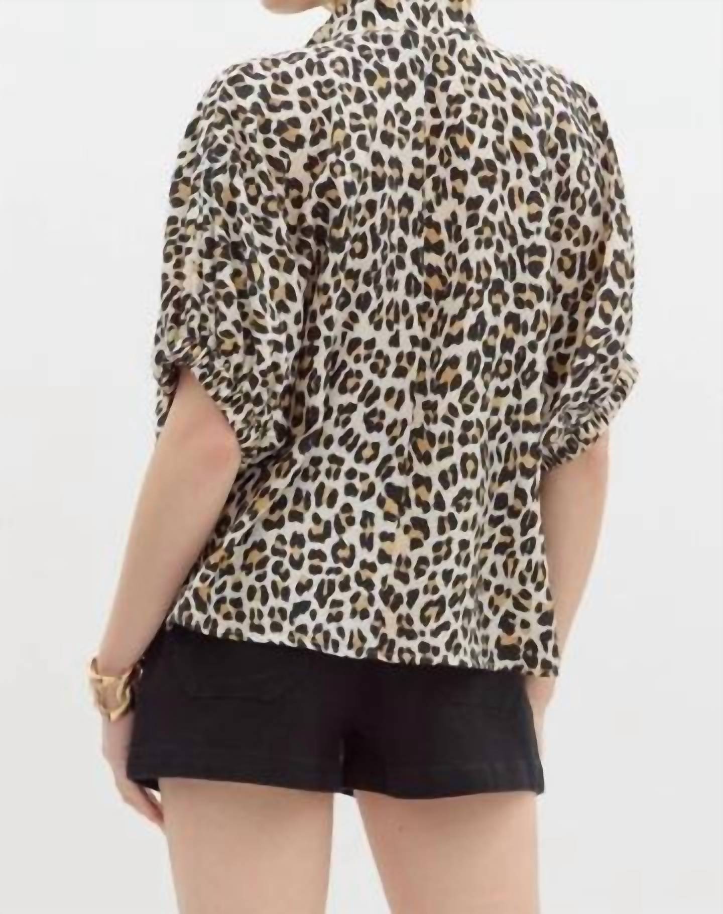 Entro - Pop Collar Top