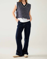 Q2 - V-neck Knitted Vest With Open Side