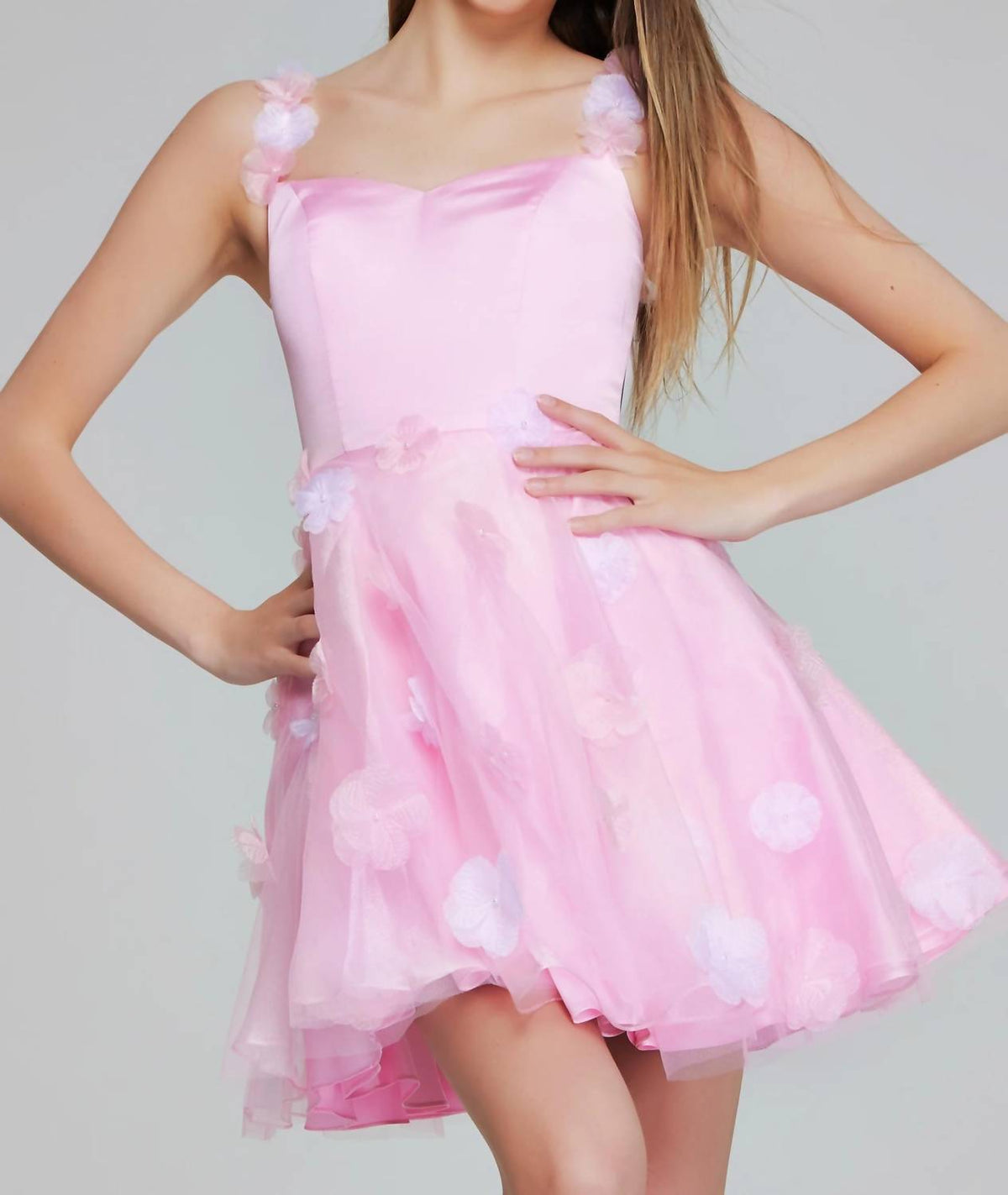 Jovani - Floral Appliqué Short Dress