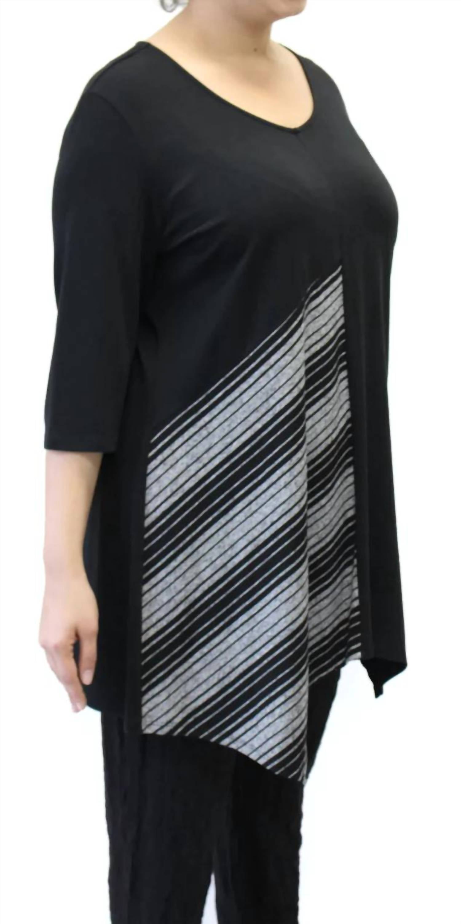 Chalet Et Ceci - Brea Bamboo V-neck Top