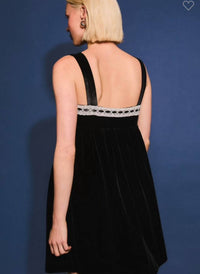 Le Lis - Velvet And Lace Dress