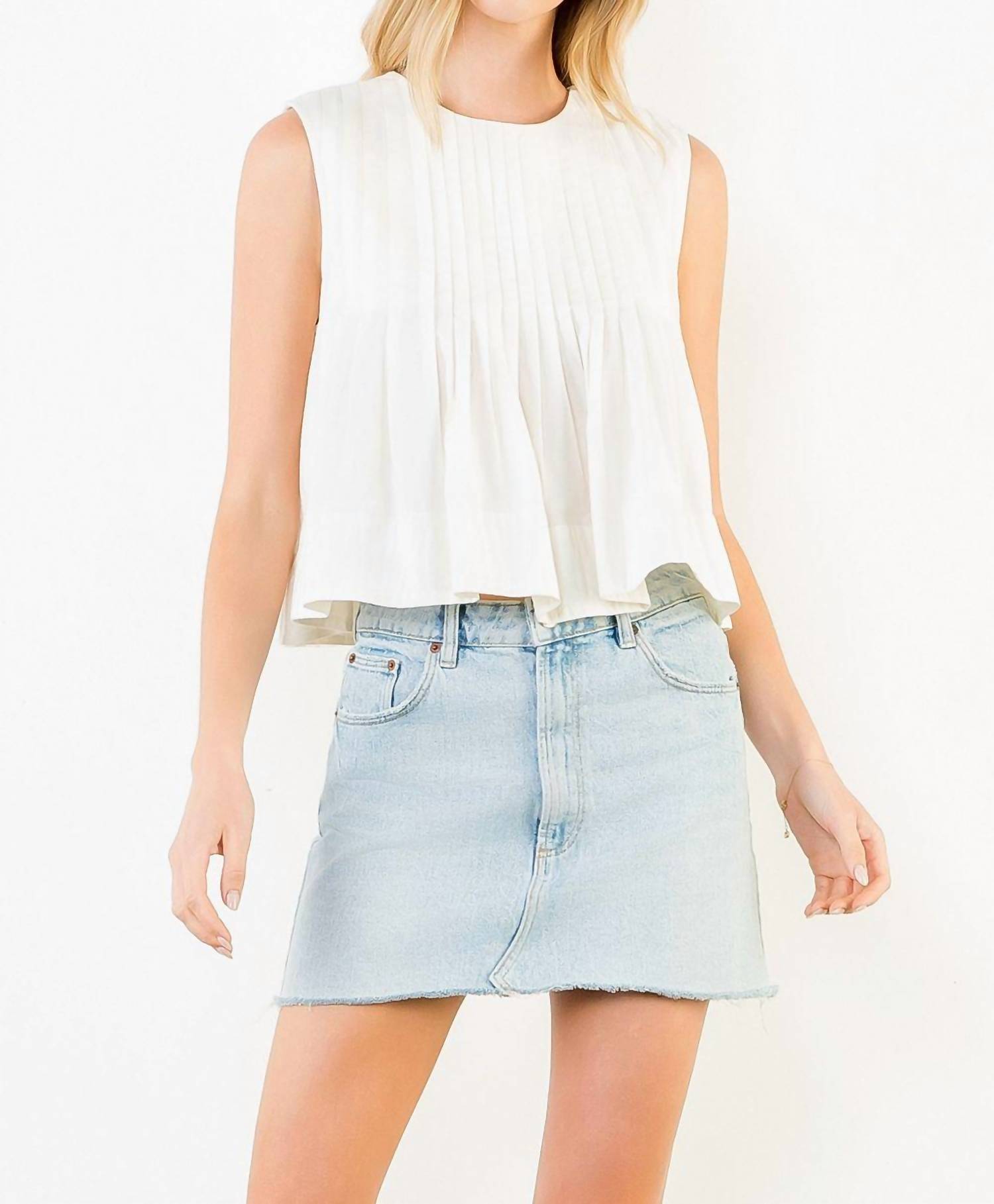 Thml - Sleeveless Pleated Flowy Top