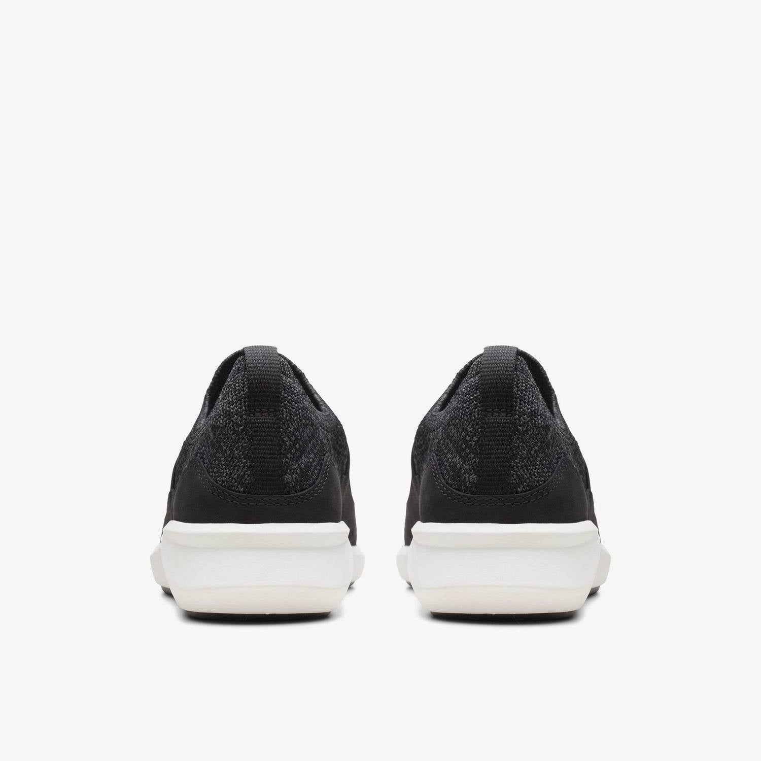 Clarks - Women's Un Rio Knit Slip On Sneakers