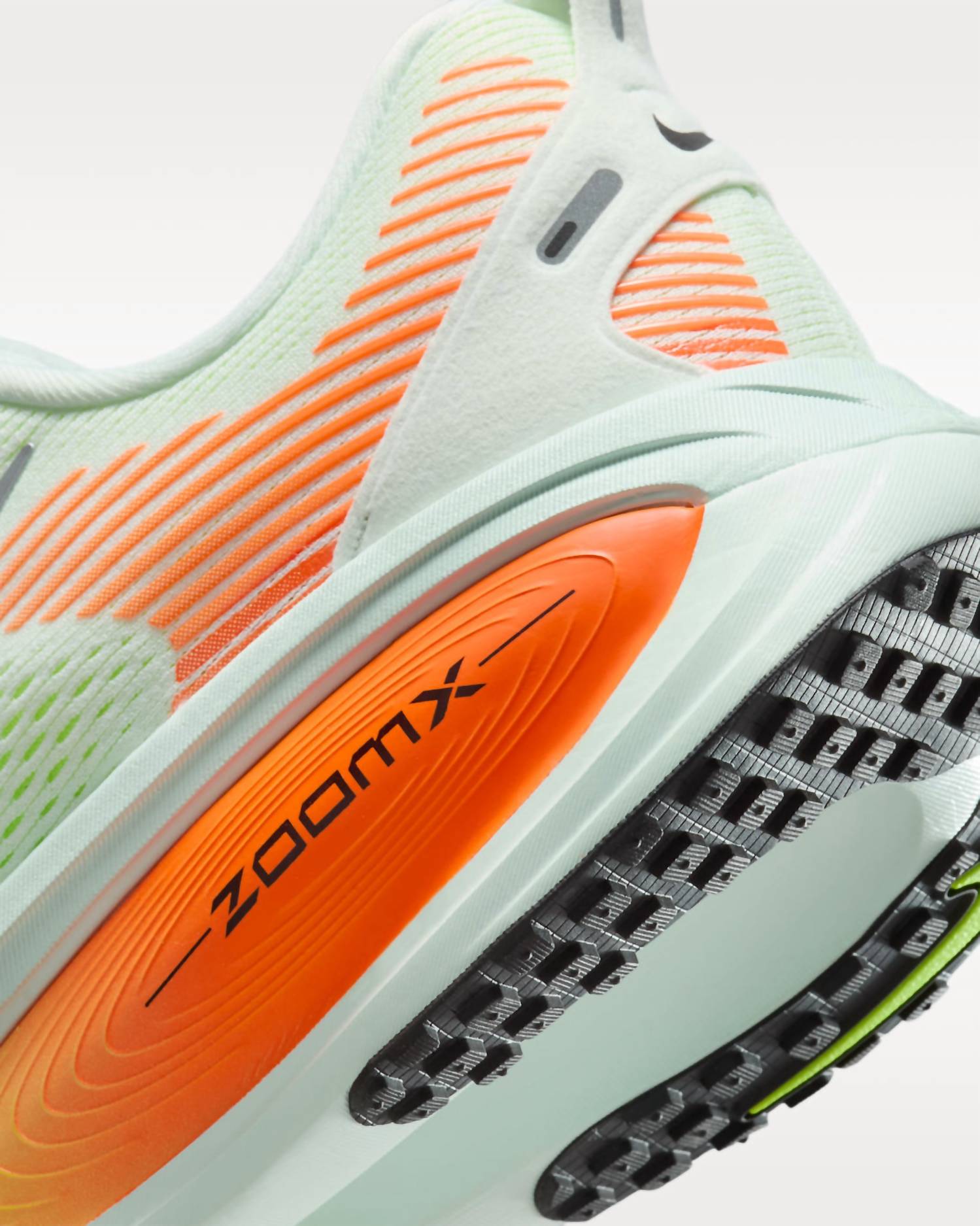 Nike - Men's Vomero 18 Road Running Shoes