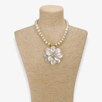Bijoux Envie - Women's Mother Of Pearl Flower Necklace