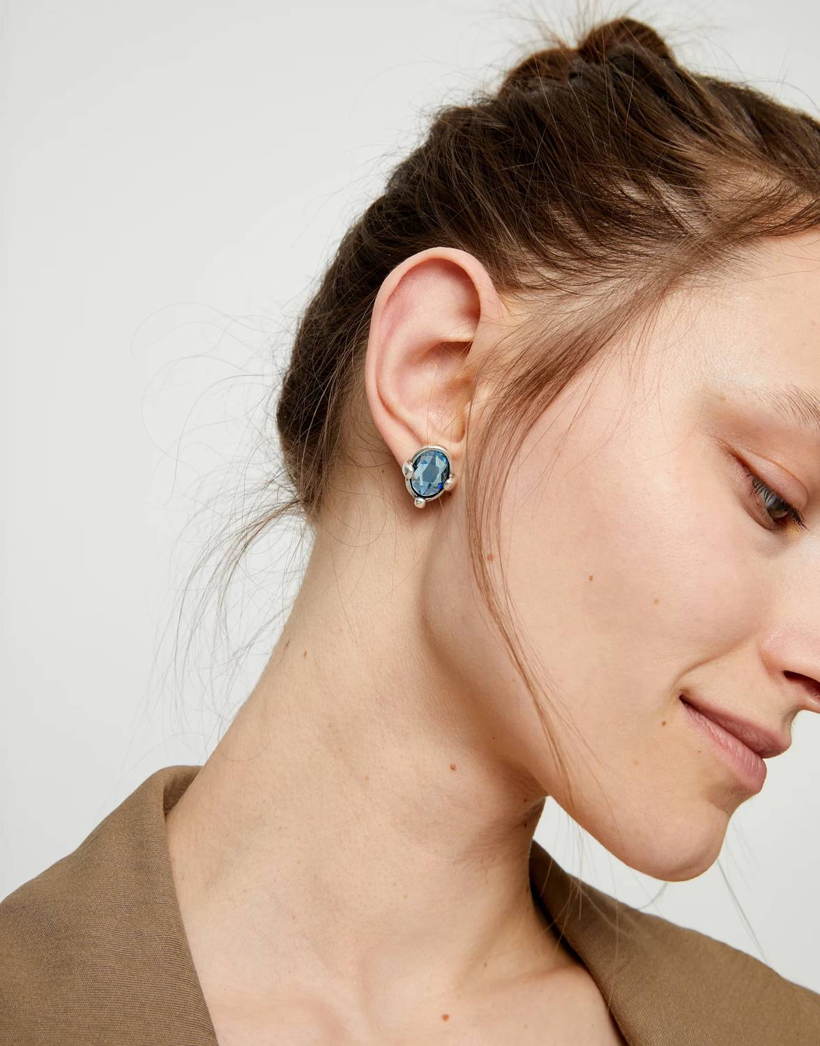 Unode50 - Women's Studs With Oval Faceted Crystals Earrings