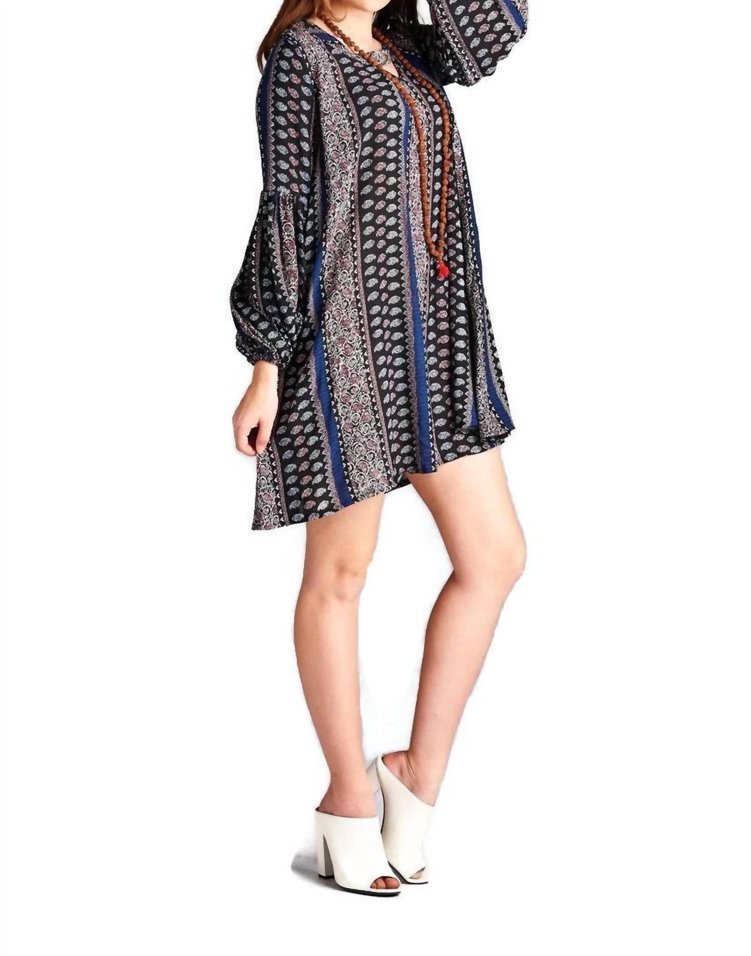 Velzera - Floral Paisley Keyhole Neckline Mini Dress