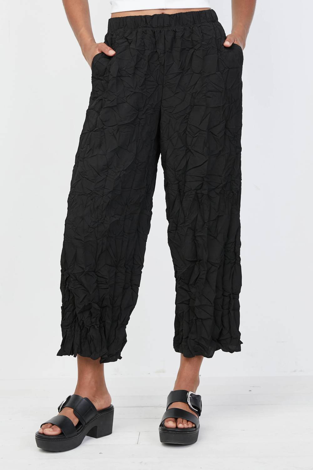 Liv By Habitat - Cropped Crinkle Pants