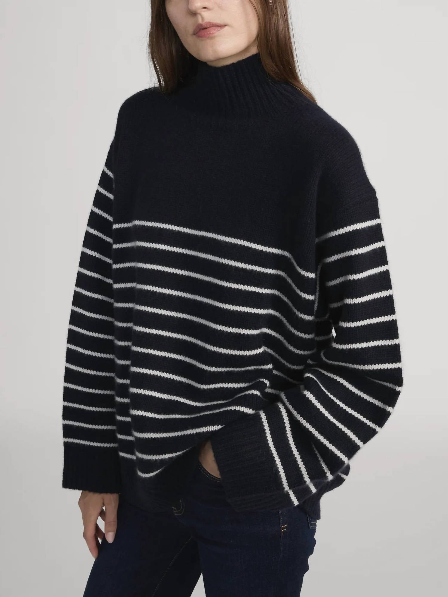 Frame - Cashmere Turtleneck Oversized Fit Top