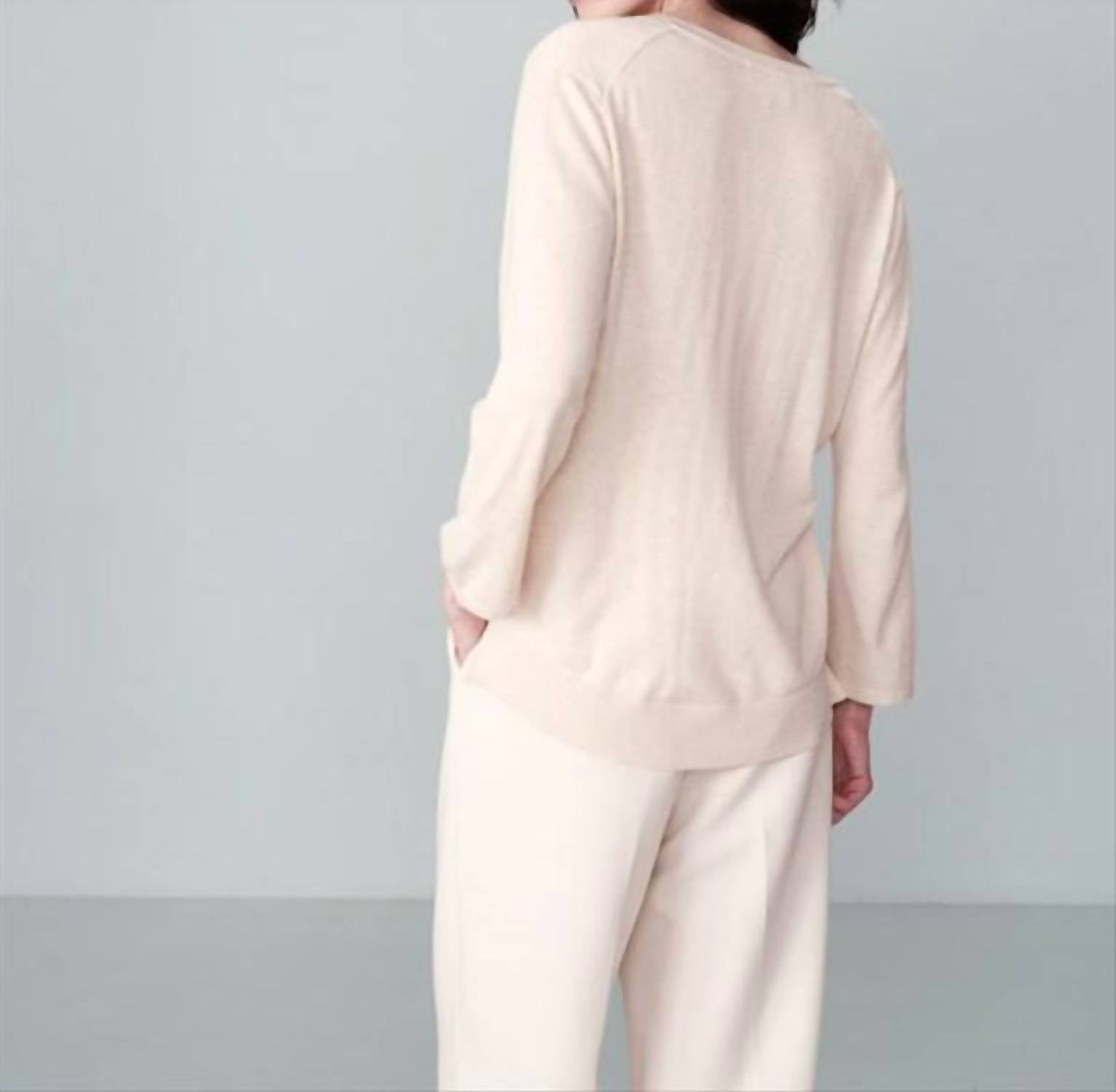 Grace & Mila - Naive V-neck Classic Sweater