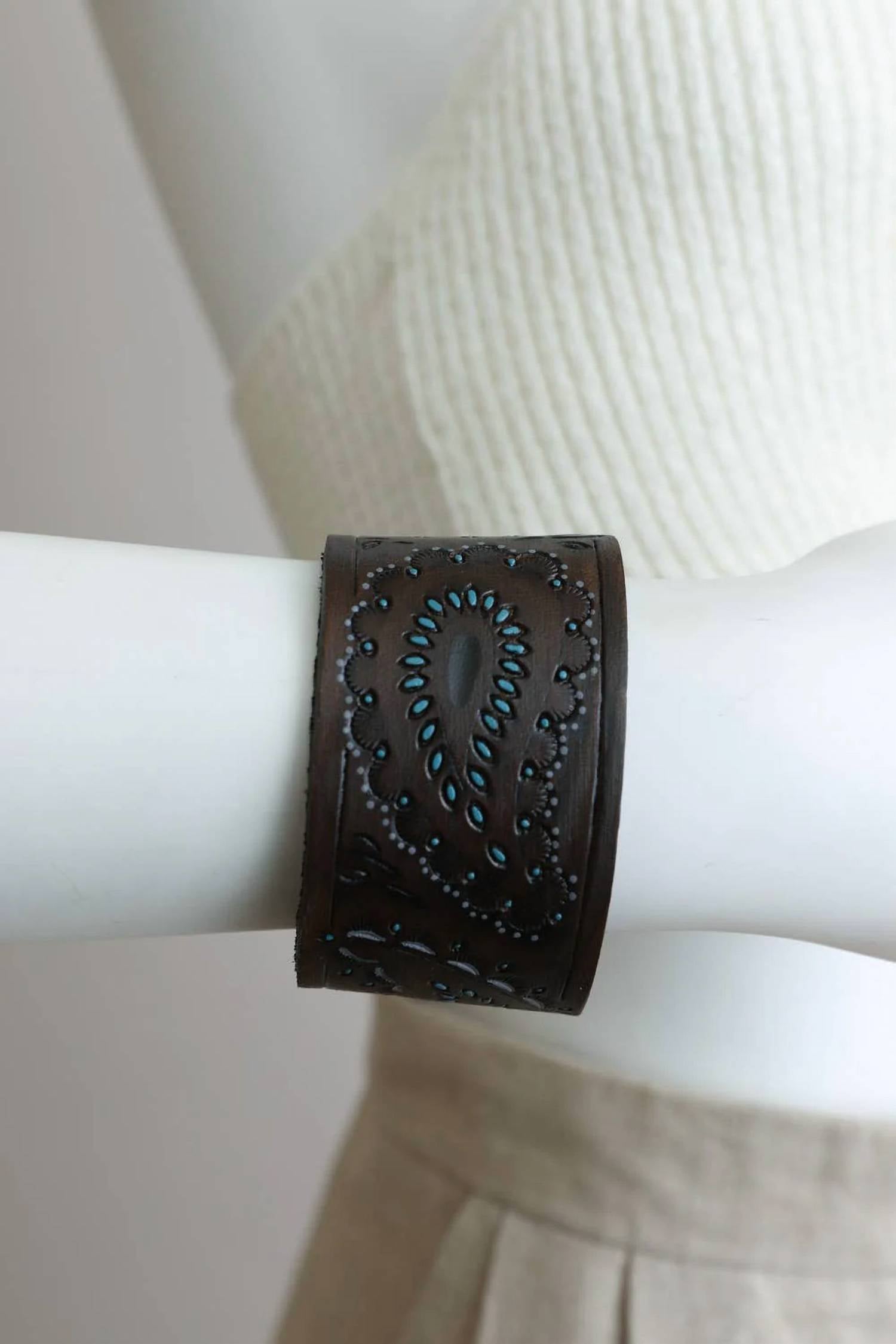 Leto - Women's Paisley Embossed Leather Snap Wrap Bracelet