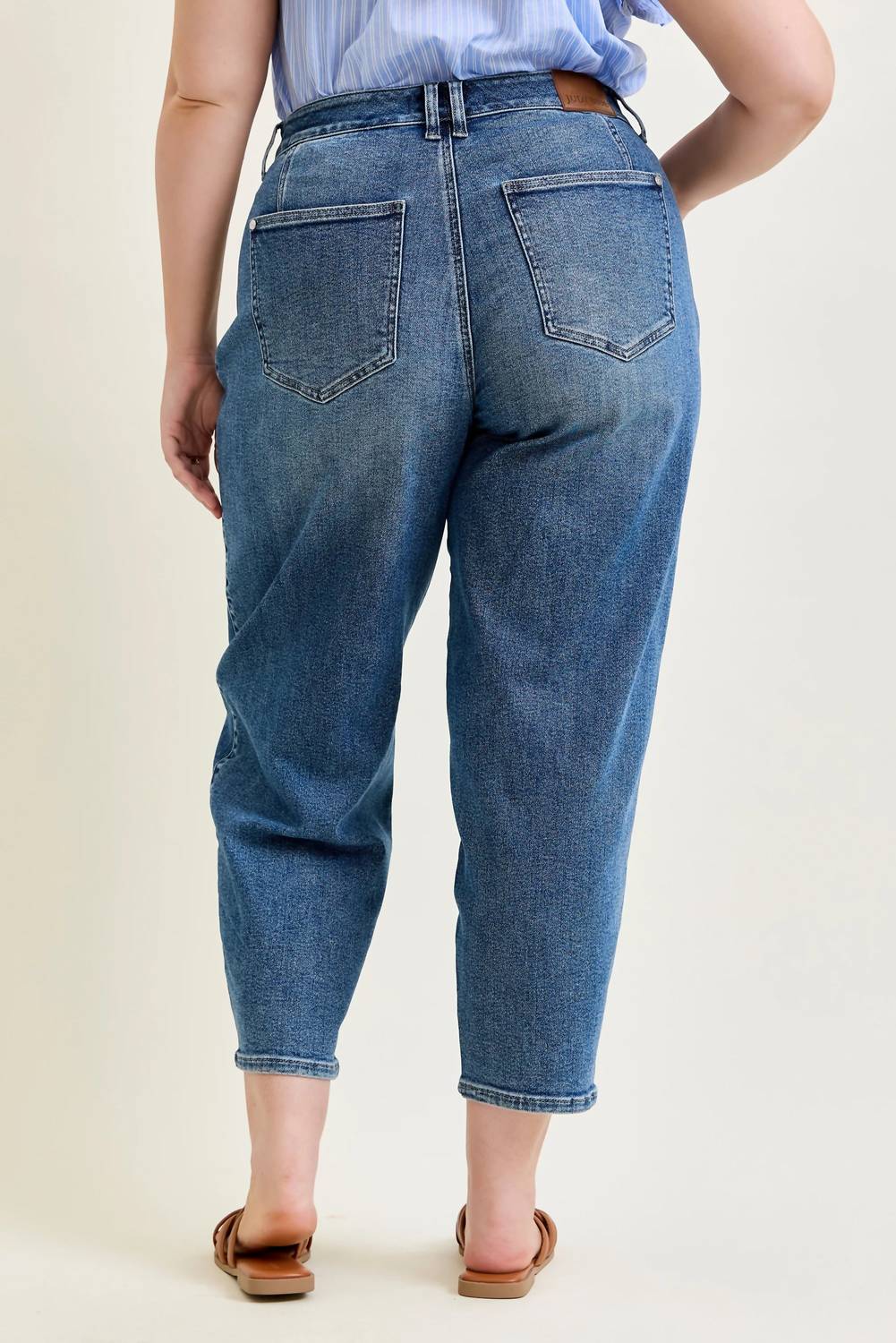 Judy Blue - Rigid Magic Barrel With Dart Detailing Jeans