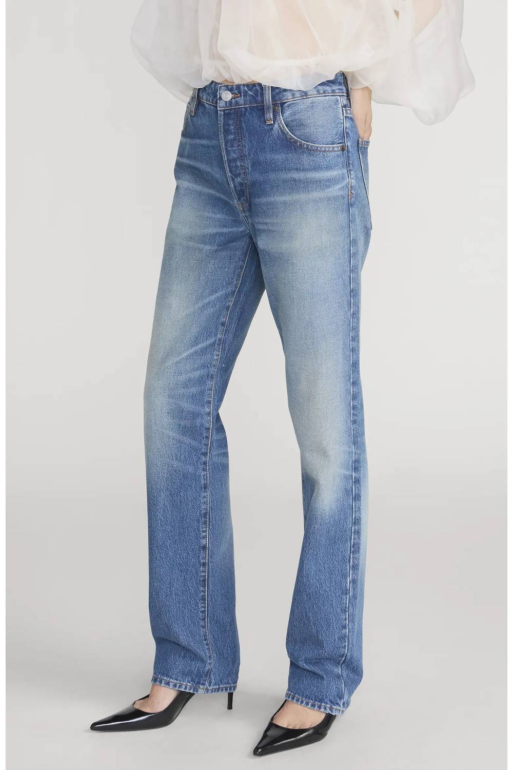 Frame - The Essential Straight Leg Jeans