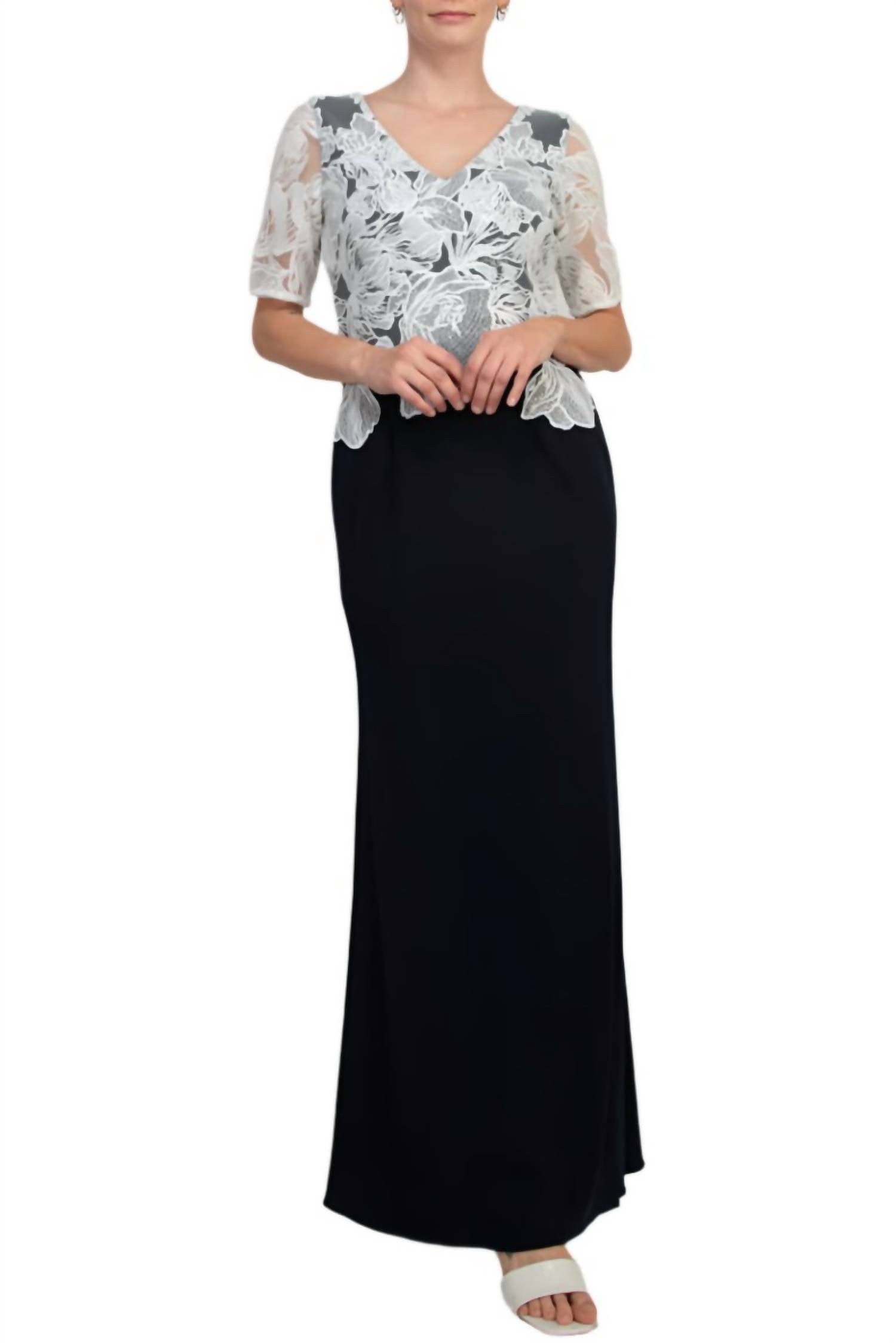 Adrianna Papell - V-neck Short Sleeve Embroidered Crepe Dress