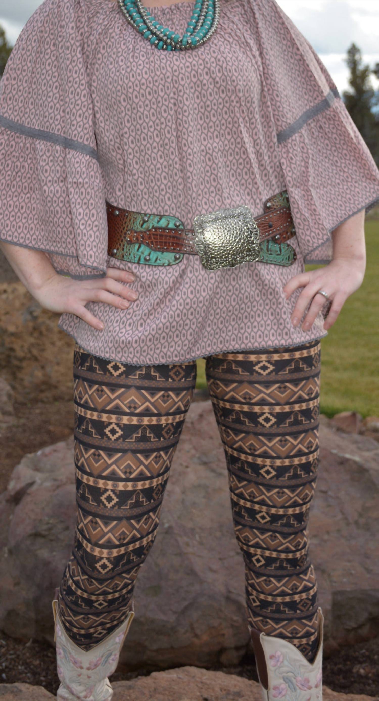 R Cinco Ranch Maverick Printed Leggings in black - women's pants