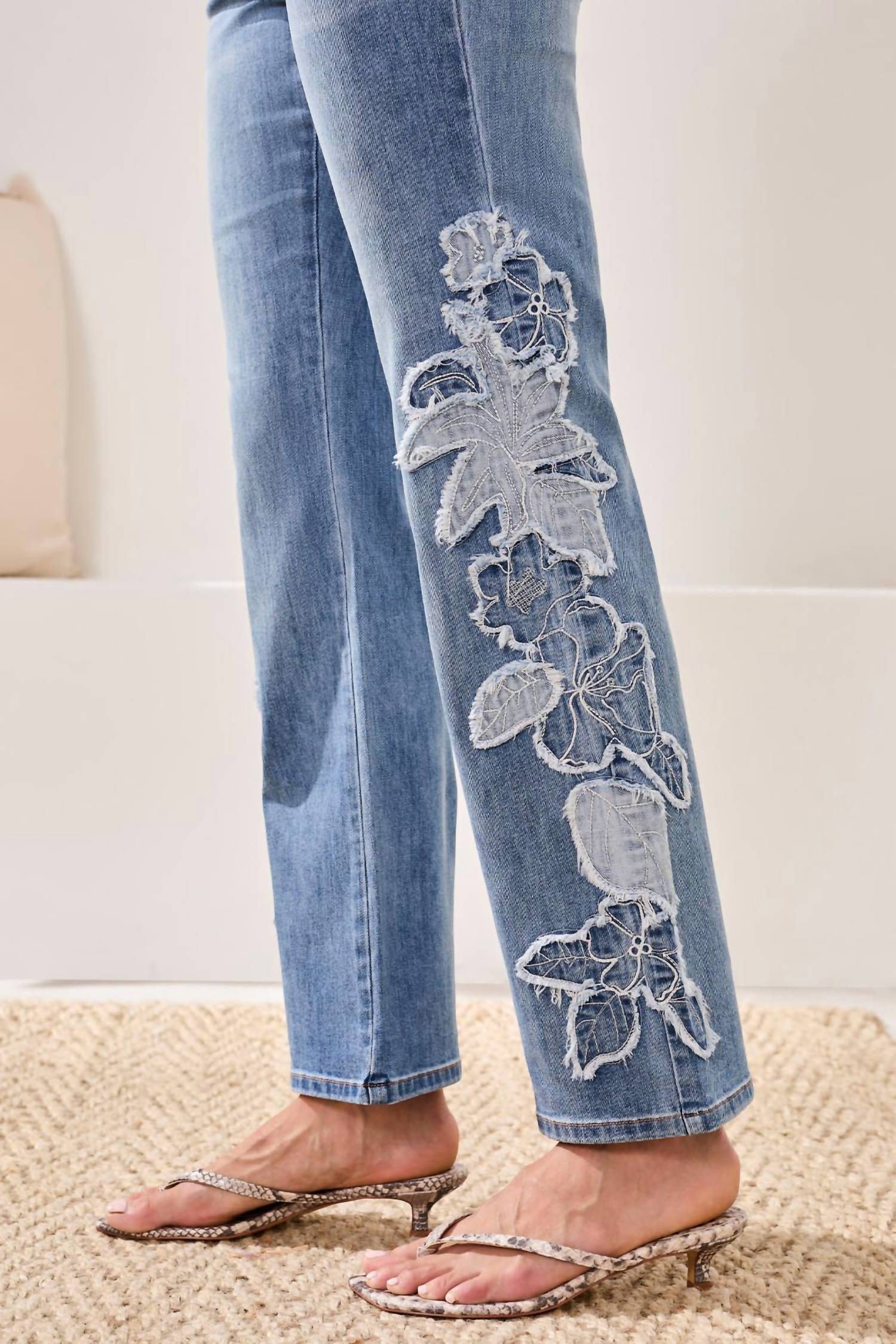 Tribal - Sophia Curvy Flare Jeans With Denim Applique